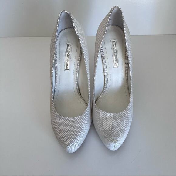 BCBG Generation Parade White Snake Skin Platform Pump Heels - Picture 4 of 9